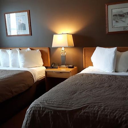Canway Inn & Suites Dauphin 외부 사진