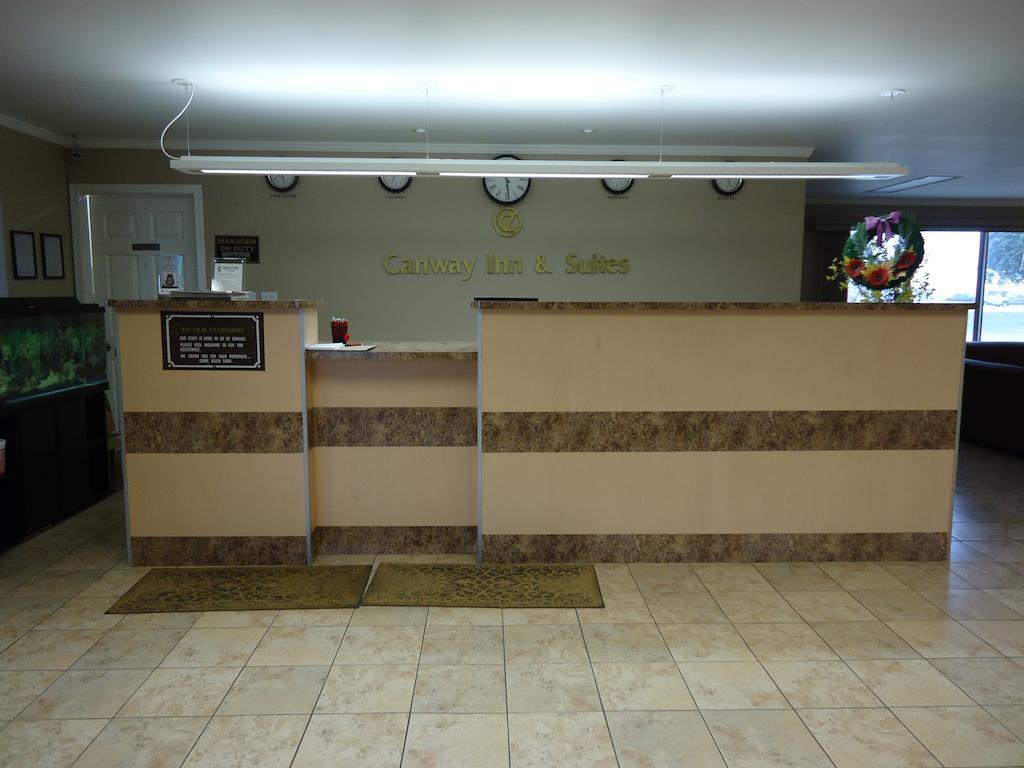 Canway Inn & Suites Dauphin 외부 사진