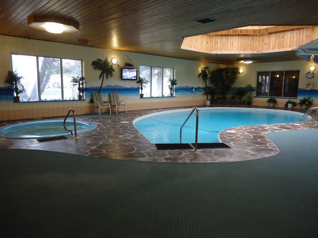 Canway Inn & Suites Dauphin 외부 사진