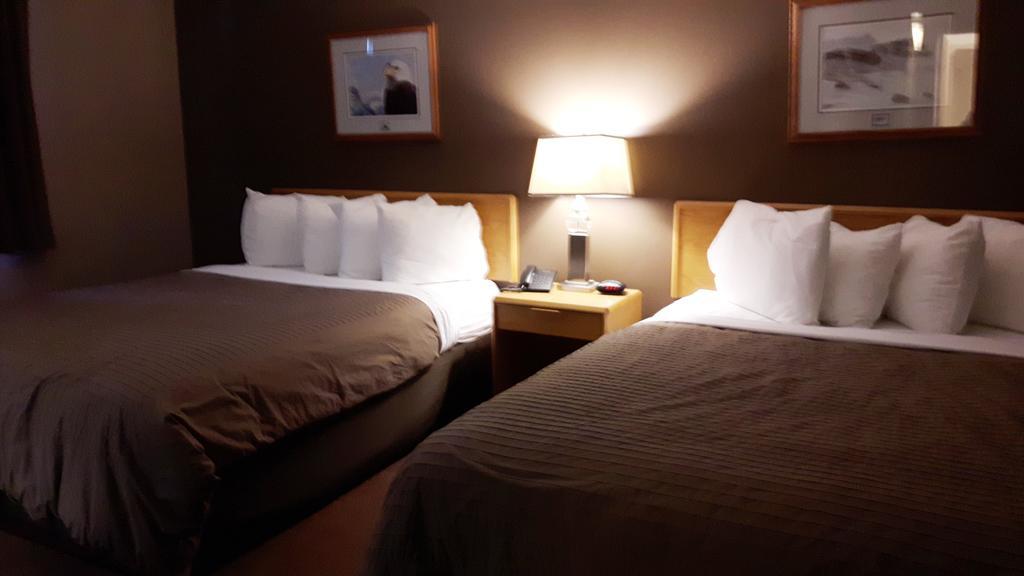 Canway Inn & Suites Dauphin 외부 사진
