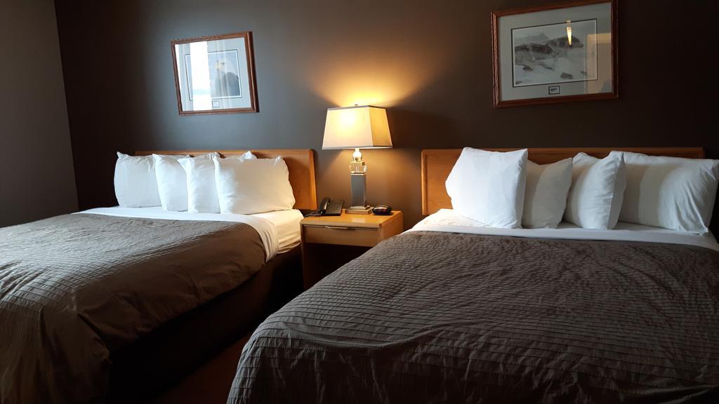 Canway Inn & Suites Dauphin 외부 사진