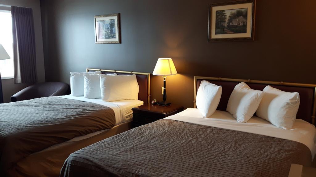 Canway Inn & Suites Dauphin 외부 사진