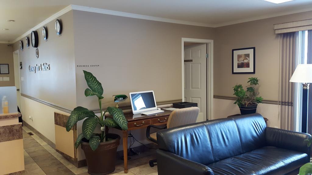 Canway Inn & Suites Dauphin 외부 사진