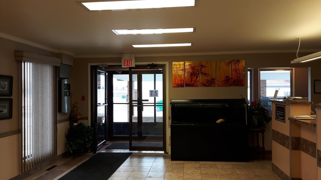Canway Inn & Suites Dauphin 외부 사진